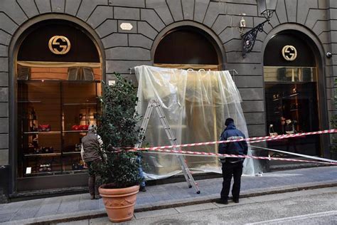 gucci genova furto|Furti sui treni con il trucco delle monetine: derubata .